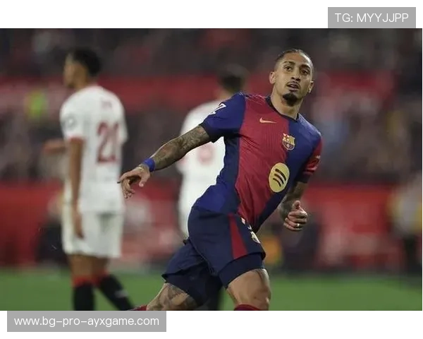 拉菲尼亚中路斜塞助攻佩德里破门 拉菲尼亚中路斜塞助攻佩德里破门